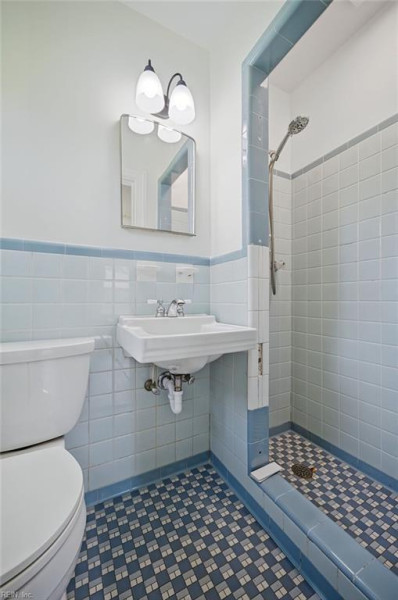 Photo 28 of 34 residential for sale in Chesapeake virginia