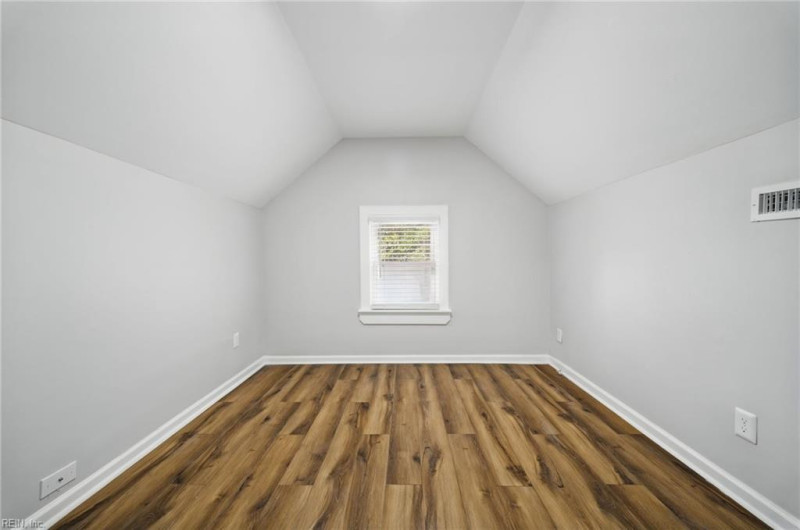 Photo 16 of 38 residential for sale in Hampton virginia