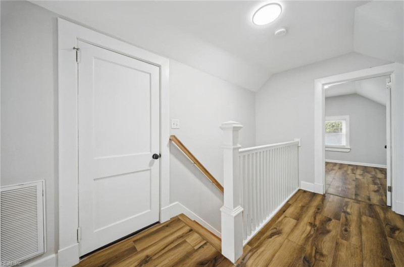 Photo 17 of 38 residential for sale in Hampton virginia