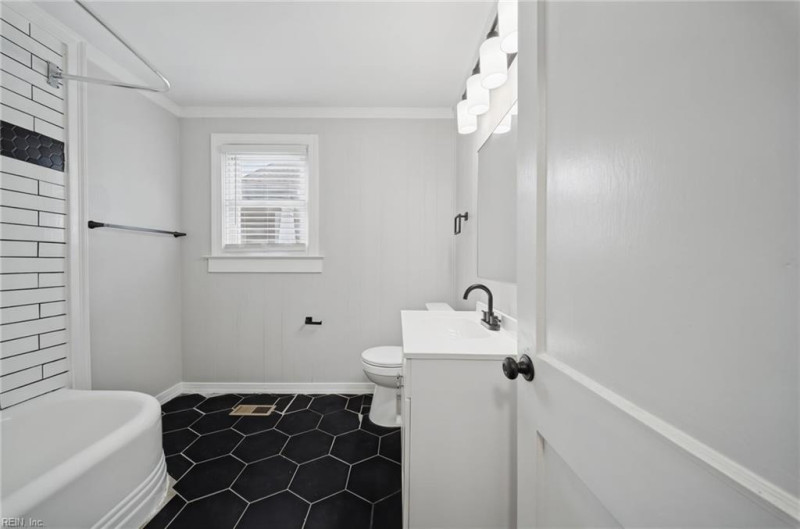 Photo 23 of 38 residential for sale in Hampton virginia