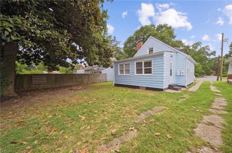 Photo 27 of 38 residential for sale in Hampton virginia
