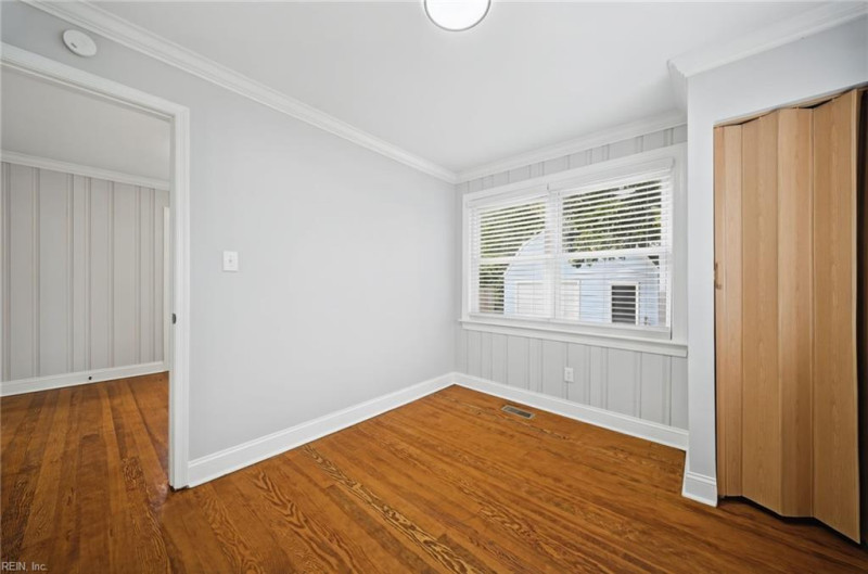 Photo 8 of 38 residential for sale in Hampton virginia