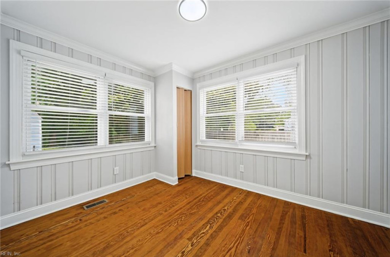 Photo 9 of 38 residential for sale in Hampton virginia