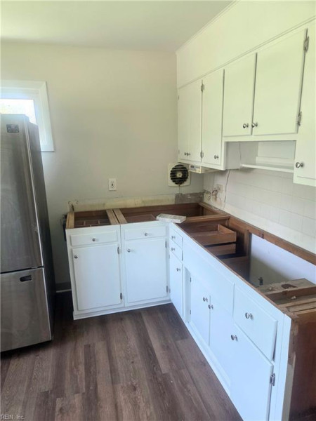 Photo 10 of 14 residential for sale in Portsmouth virginia
