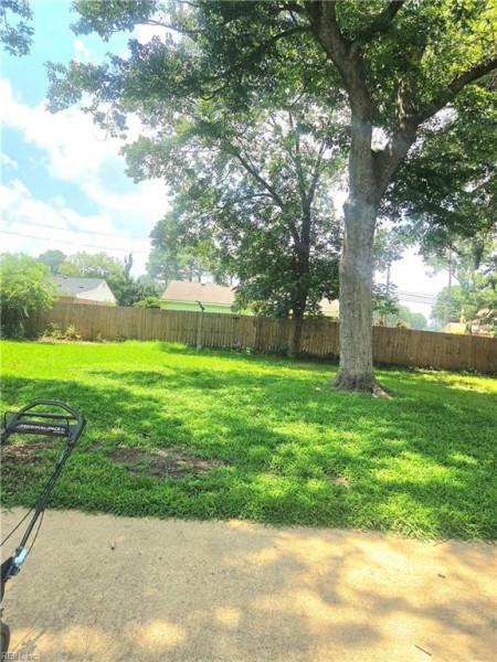 Photo 12 of 14 residential for sale in Portsmouth virginia