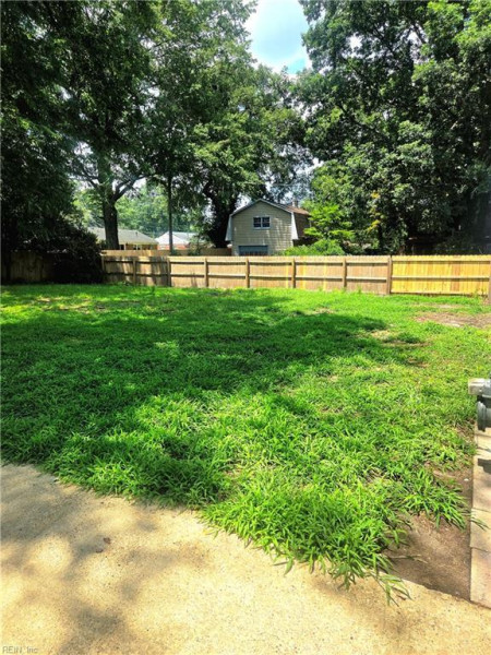 Photo 13 of 14 residential for sale in Portsmouth virginia