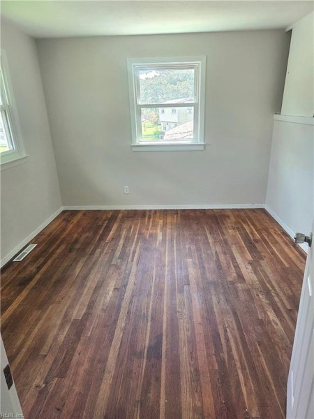 Photo 4 of 14 residential for sale in Portsmouth virginia