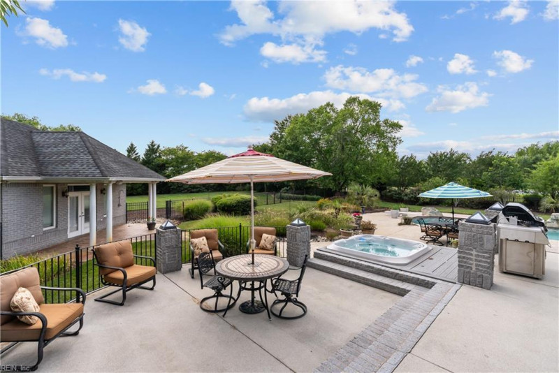 Photo 13 of 50 residential for sale in Virginia Beach virginia