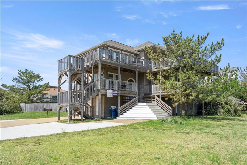 Photo 3 of 50 residential for sale in Virginia Beach virginia