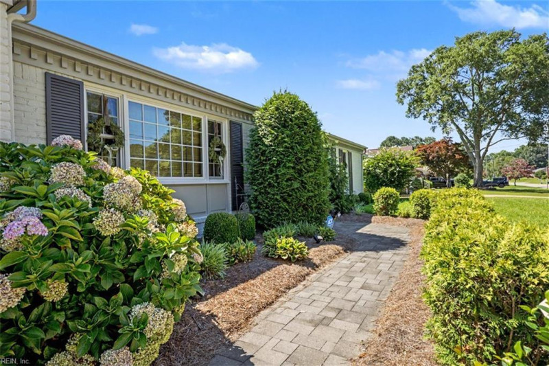 Photo 4 of 46 residential for sale in Chesapeake virginia Photo 4 of 46 residential for sale in Chesapeake virginia