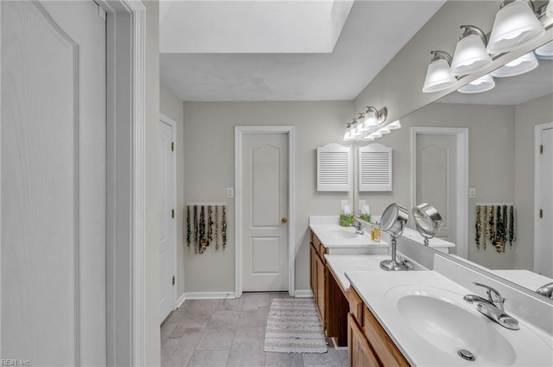 Photo 32 of 48 residential for sale in Chesapeake virginia