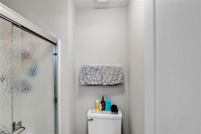 Photo 33 of 48 residential for sale in Chesapeake virginia