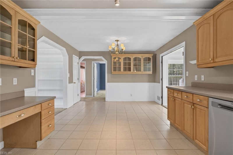 Photo 10 of 41 residential for sale in Portsmouth virginia