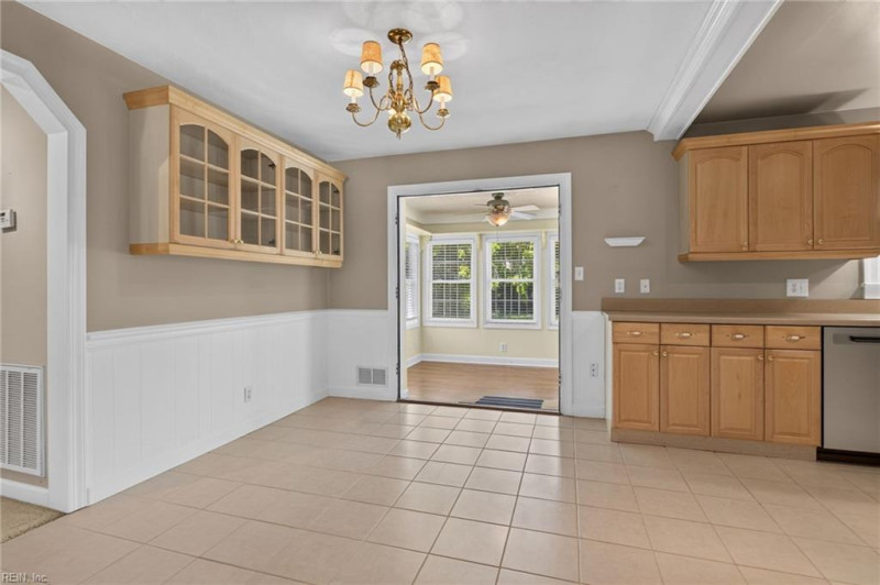 Photo 11 of 41 residential for sale in Portsmouth virginia