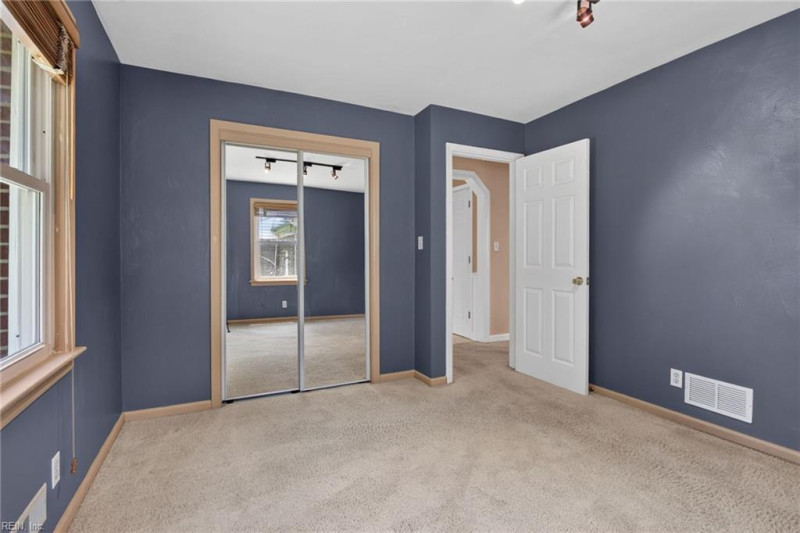 Photo 16 of 41 residential for sale in Portsmouth virginia