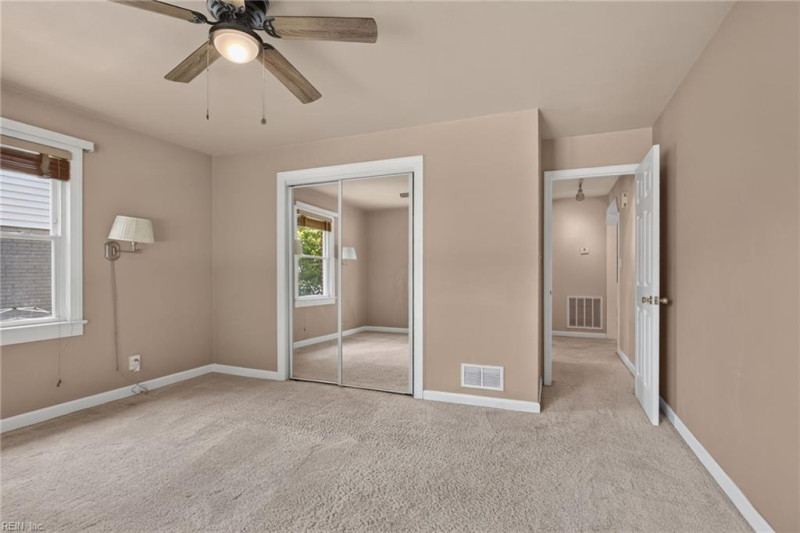 Photo 19 of 41 residential for sale in Portsmouth virginia