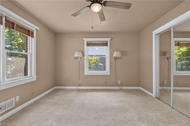 Photo 20 of 41 residential for sale in Portsmouth virginia