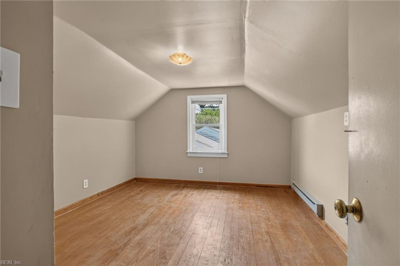 Photo 21 of 41 residential for sale in Portsmouth virginia