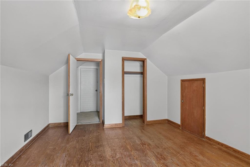 Photo 22 of 41 residential for sale in Portsmouth virginia