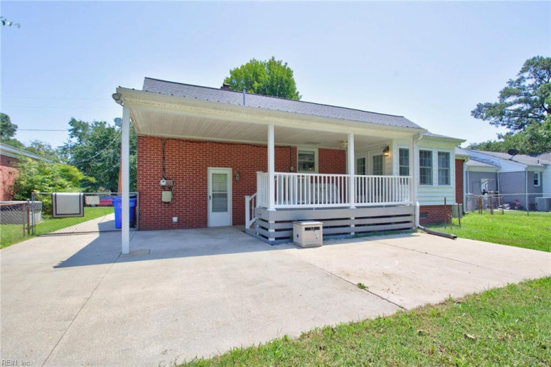 Photo 25 of 41 residential for sale in Portsmouth virginia