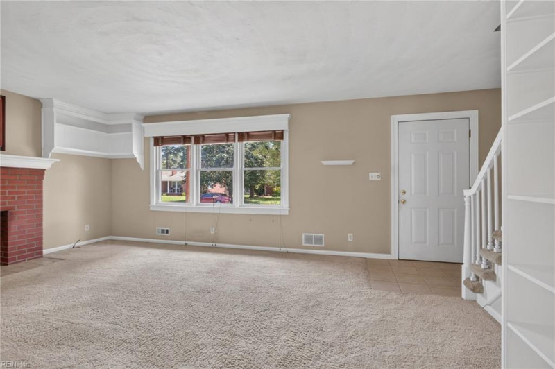 Photo 4 of 41 residential for sale in Portsmouth virginia