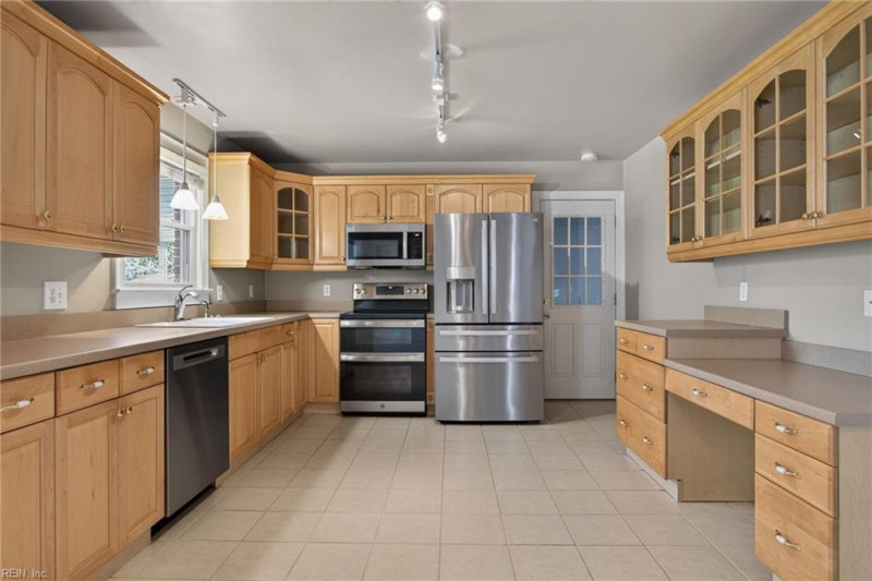 Photo 7 of 41 residential for sale in Portsmouth virginia