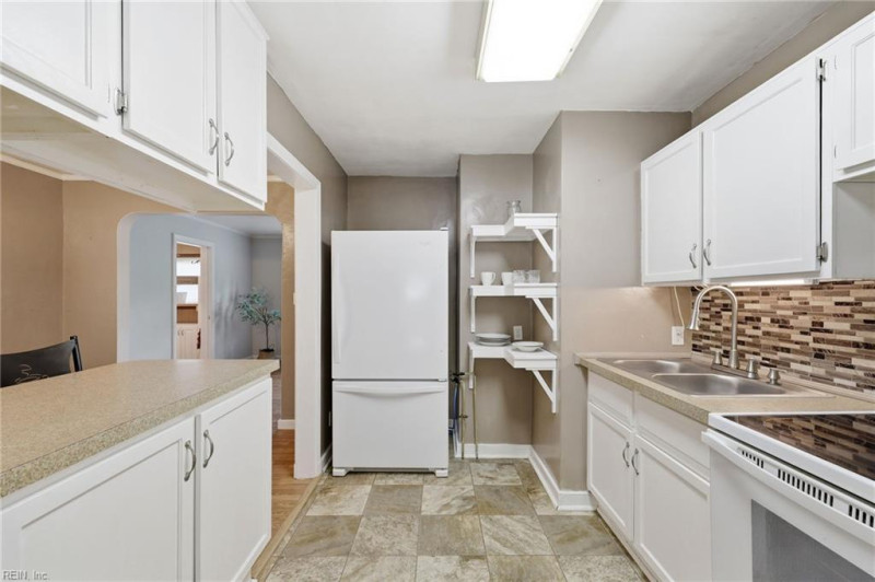 Photo 12 of 47 residential for sale in Norfolk virginia