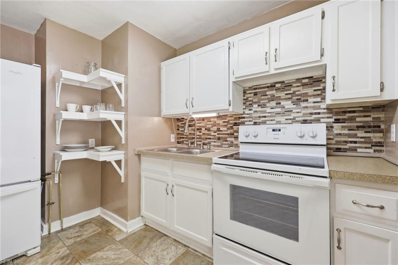 Photo 13 of 47 residential for sale in Norfolk virginia
