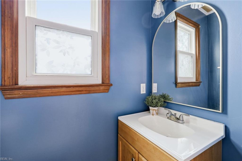 Photo 17 of 47 residential for sale in Norfolk virginia