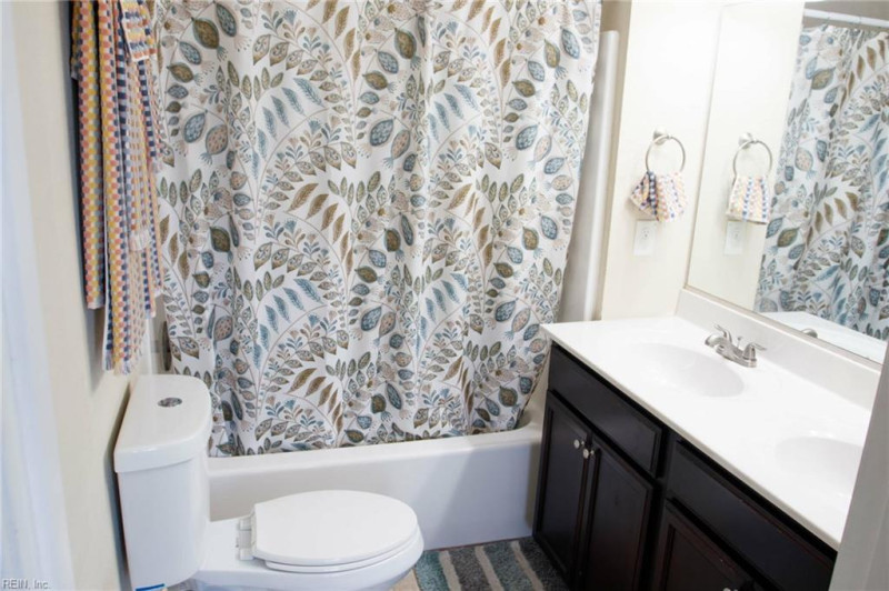 Photo 15 of 18 residential for sale in Portsmouth virginia