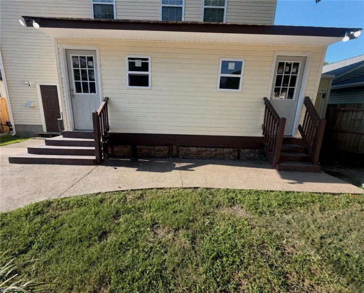 Photo 19 of 21 residential for sale in Portsmouth virginia