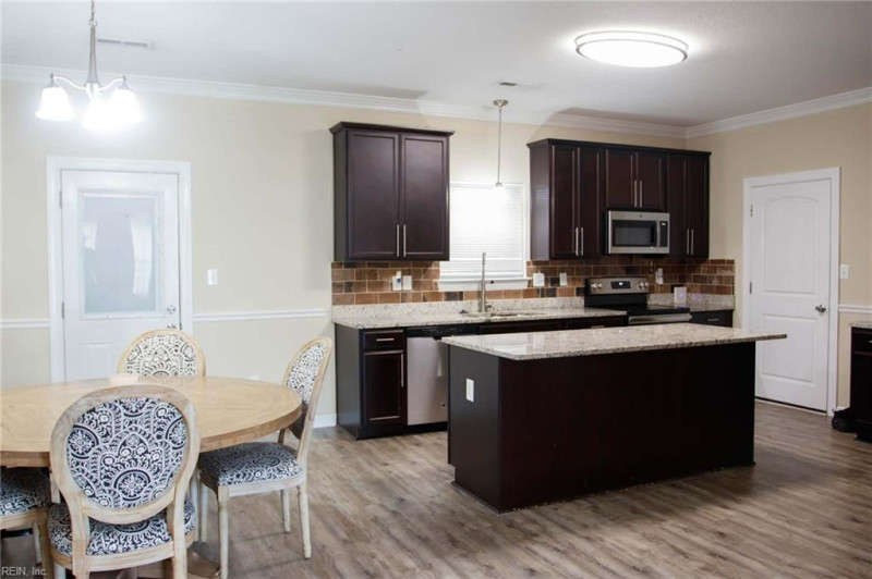 Photo 3 of 18 residential for sale in Portsmouth virginia