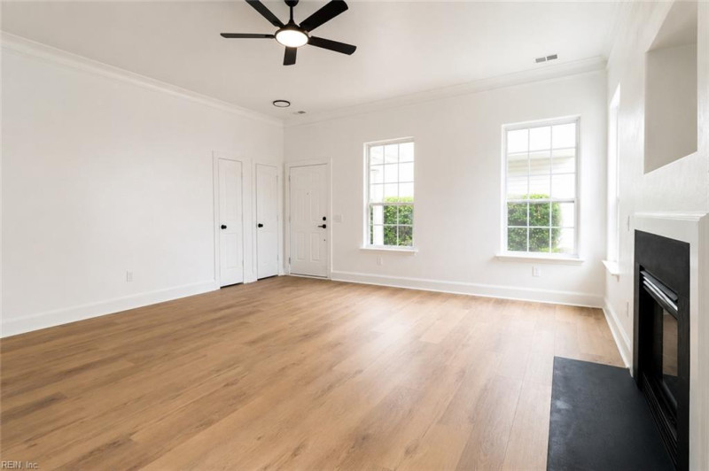 Photo 3 of 23 residential for sale in Virginia Beach virginia