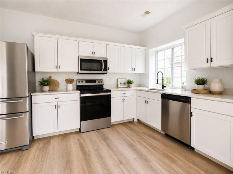 Photo 7 of 23 residential for sale in Virginia Beach virginia