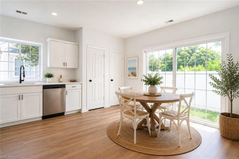 Photo 9 of 23 residential for sale in Virginia Beach virginia