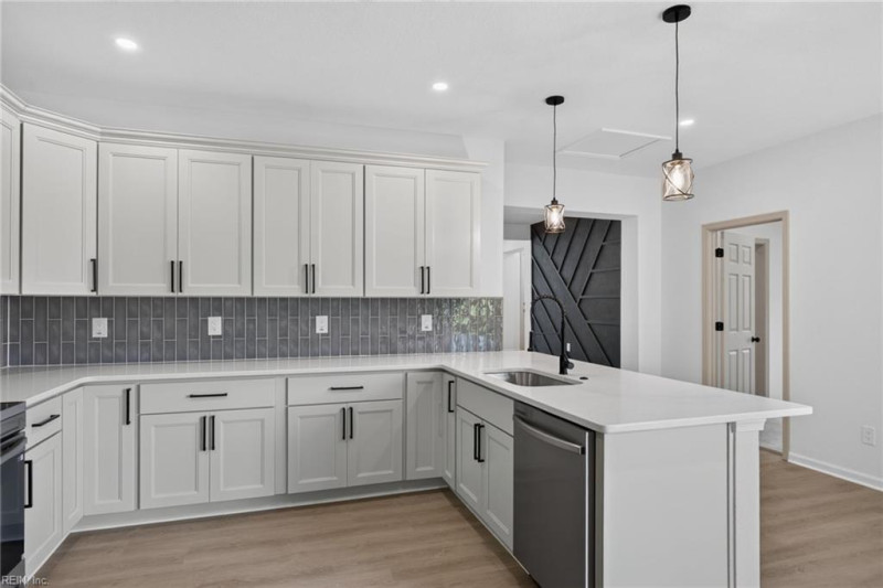 Photo 18 of 42 residential for sale in Norfolk virginia