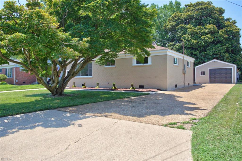 Photo 3 of 42 residential for sale in Norfolk virginia