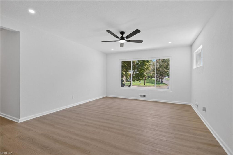 Photo 6 of 42 residential for sale in Norfolk virginia
