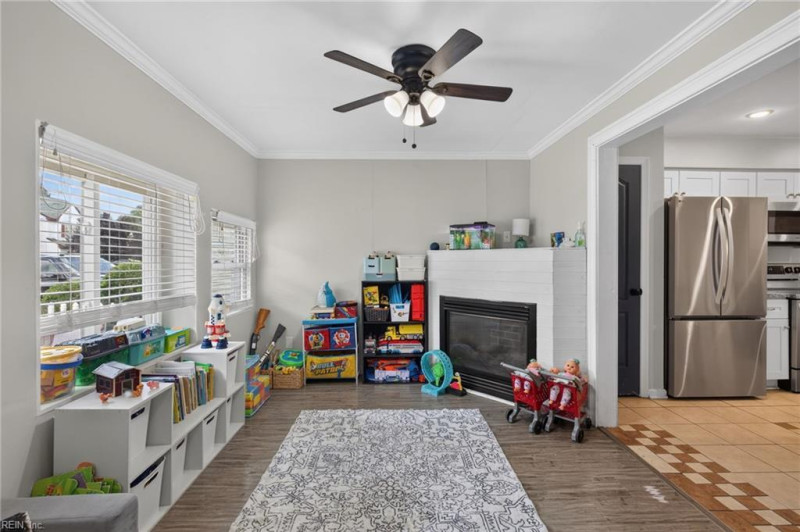 Photo 4 of 43 residential for sale in Virginia Beach virginia