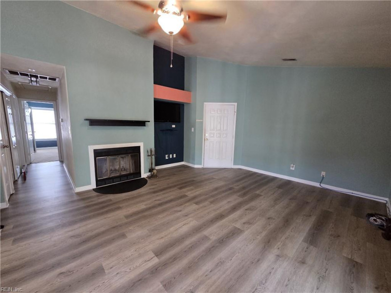 Photo 2 of 29 residential for sale in York County virginia