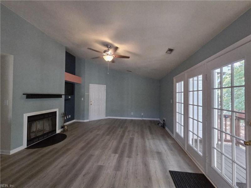 Photo 5 of 29 residential for sale in York County virginia