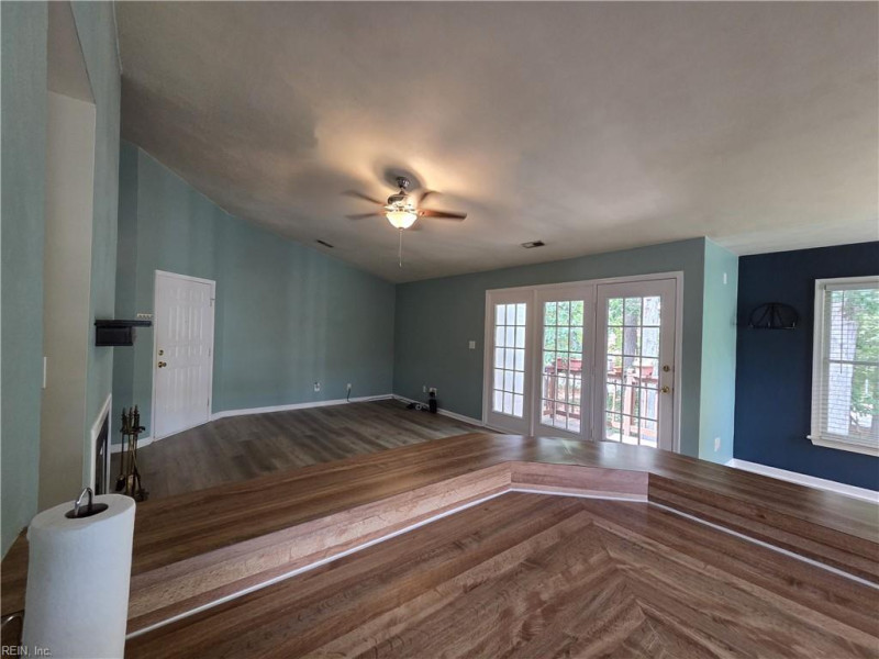 Photo 6 of 29 residential for sale in York County virginia