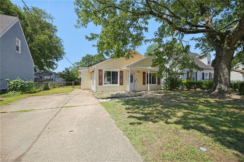 Photo 3 of 30 residential for sale in Chesapeake virginia Photo 3 of 30 residential for sale in Chesapeake virginia