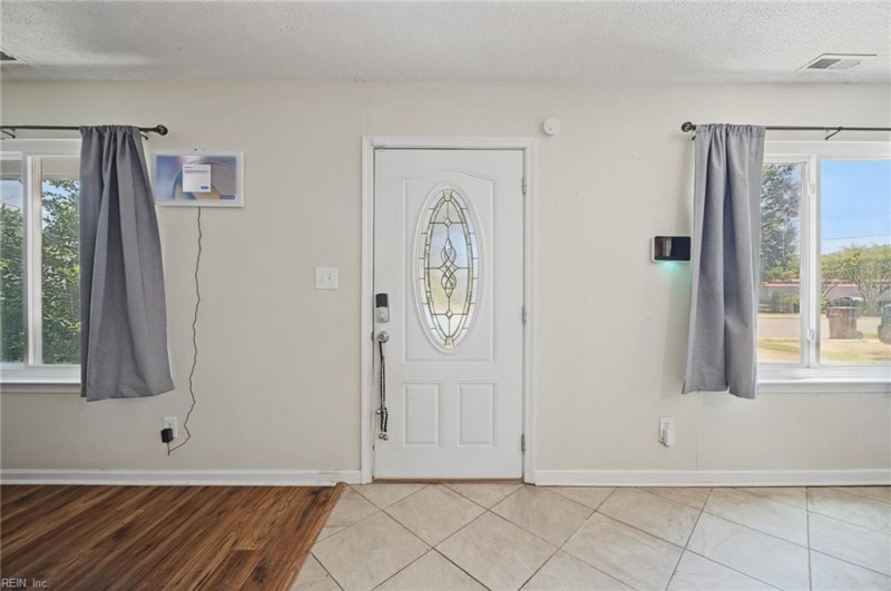 Photo 7 of 30 residential for sale in Chesapeake virginia Photo 7 of 30 residential for sale in Chesapeake virginia