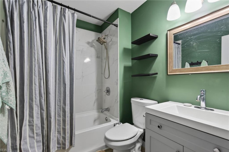 Photo 10 of 17 residential for sale in Hampton virginia