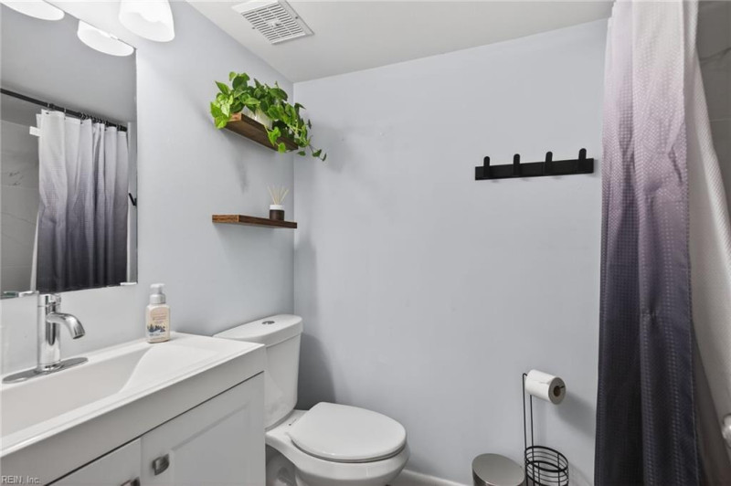 Photo 14 of 17 residential for sale in Hampton virginia
