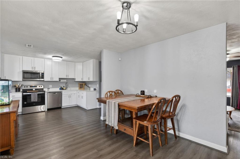 Photo 7 of 17 residential for sale in Hampton virginia