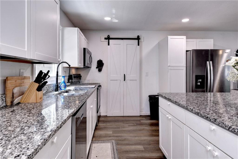 Photo 10 of 27 residential for sale in Newport News virginia