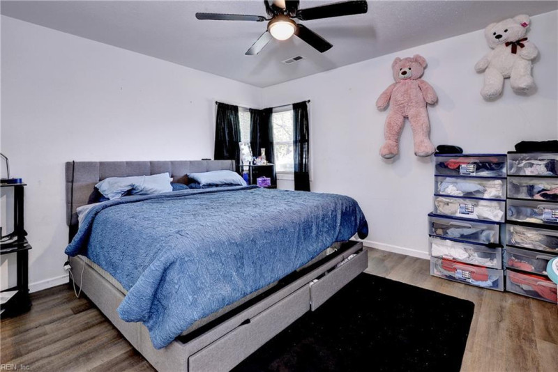 Photo 17 of 27 residential for sale in Newport News virginia