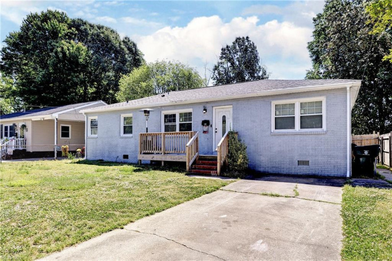 Photo 3 of 27 residential for sale in Newport News virginia
